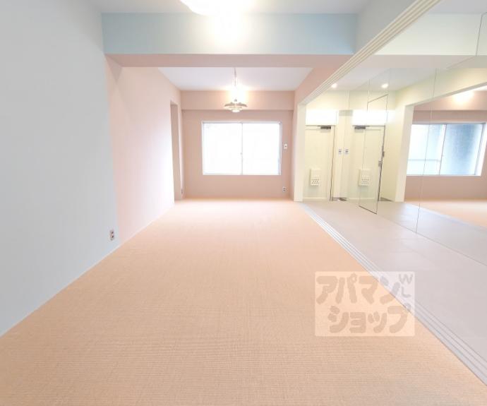 【ロイヤルコート嵯峨】間取