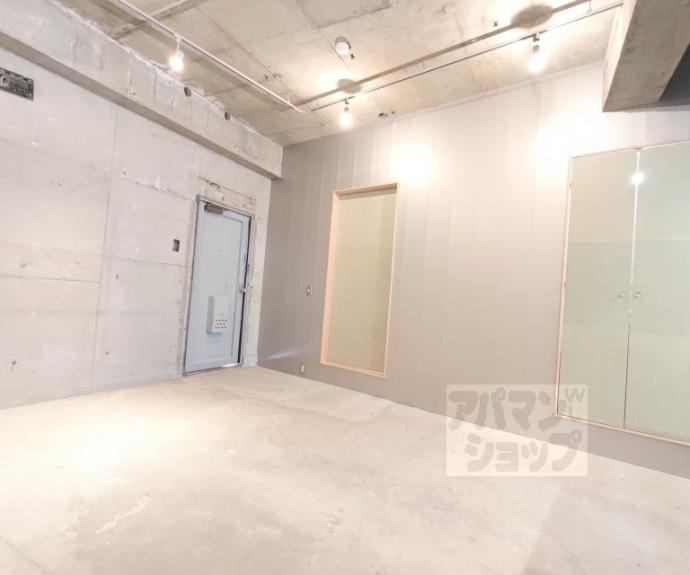 【ロイヤルコート嵯峨】間取