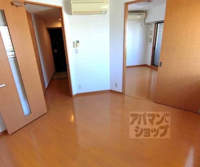 【クリスタルグランツ西大路三条】間取