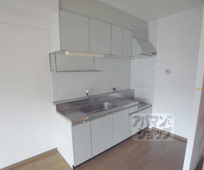 【カーサ東浜】間取