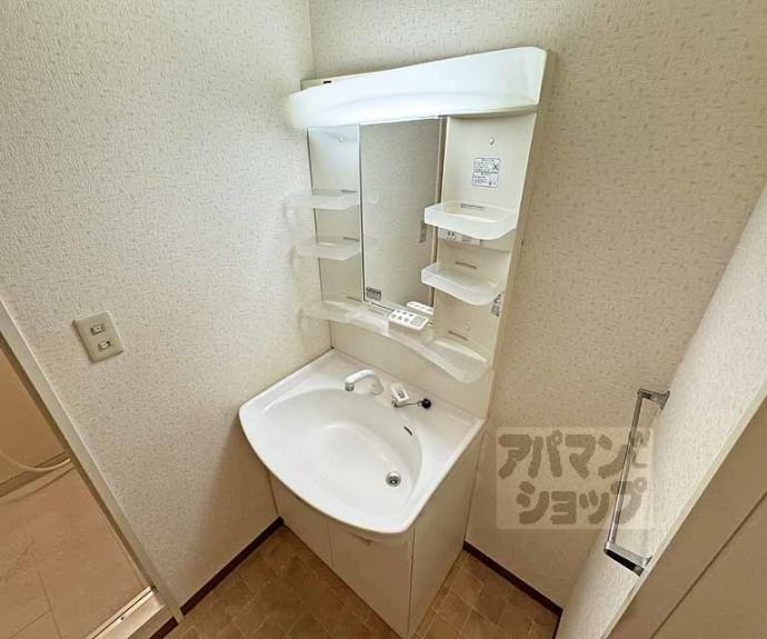 【カーサ東浜】間取