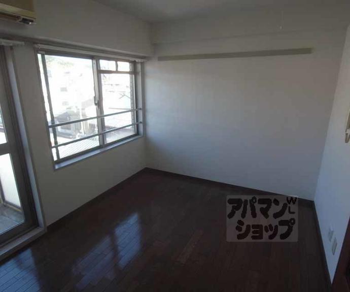 【リバティ大和大路】間取