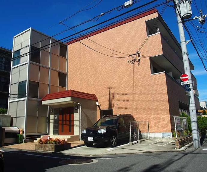 【カーサミア十条】間取