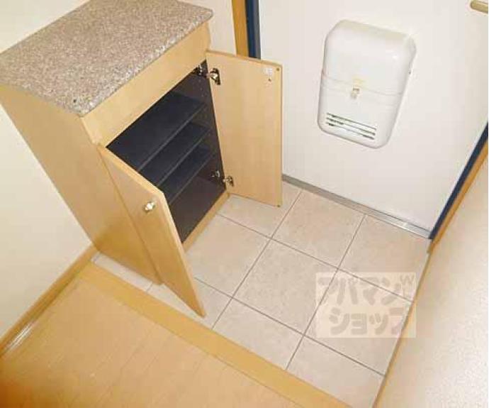 【カーサミア十条】間取