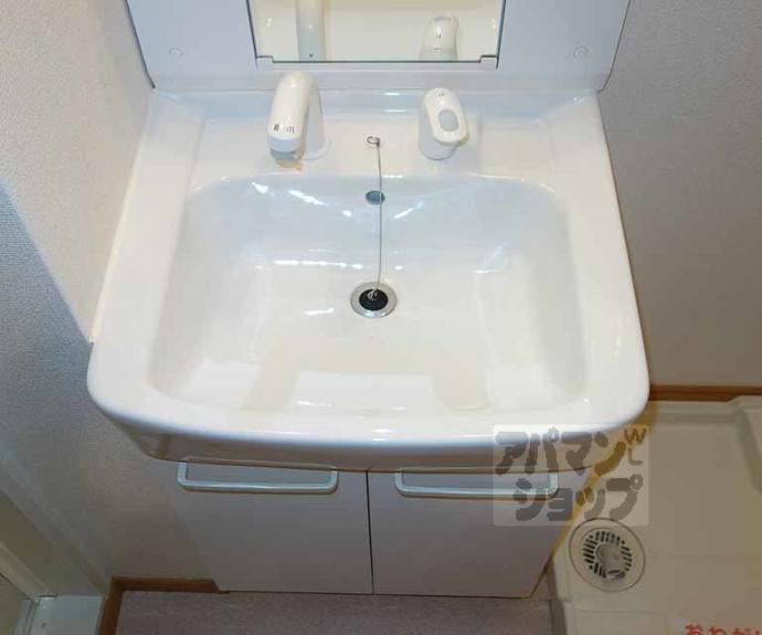 【カーサミア十条】間取