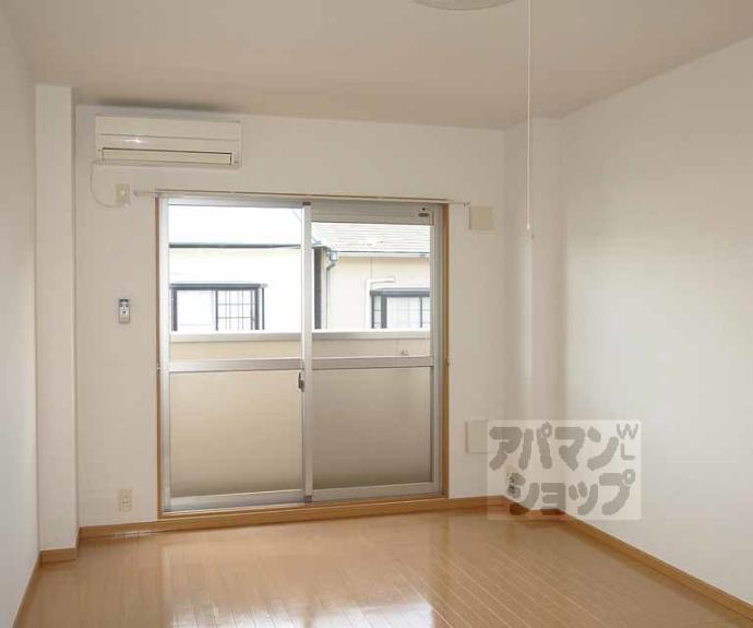 【カーサミア十条】間取