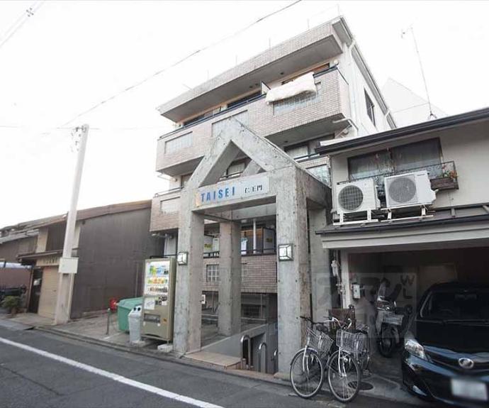 【アクエルド仁王門】