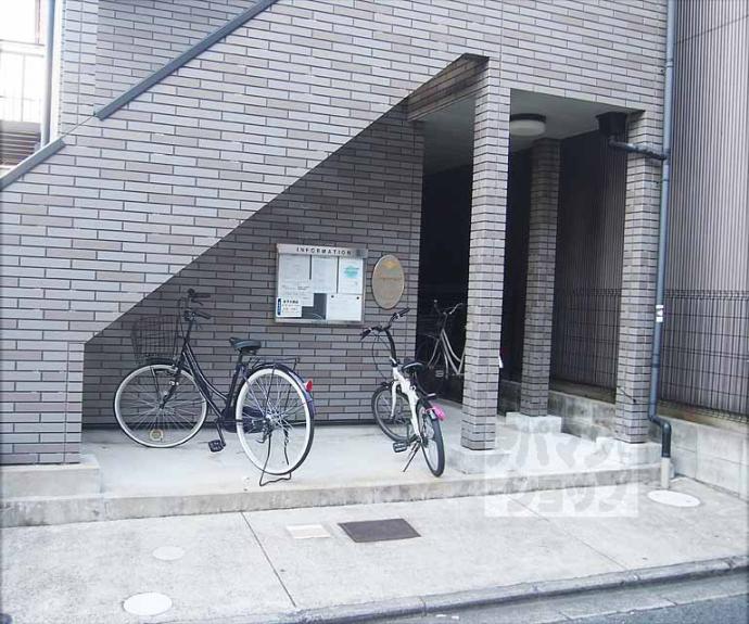 【アンプルールブワ下梅屋】間取