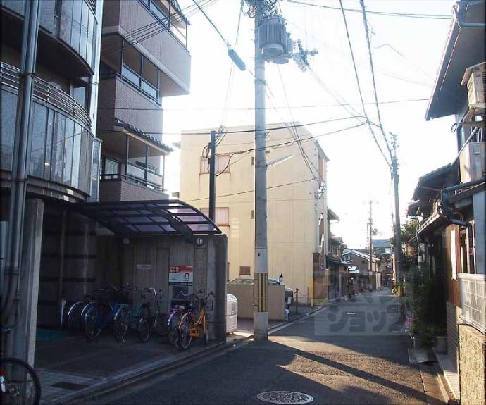 【アンプルールブワ下梅屋】間取