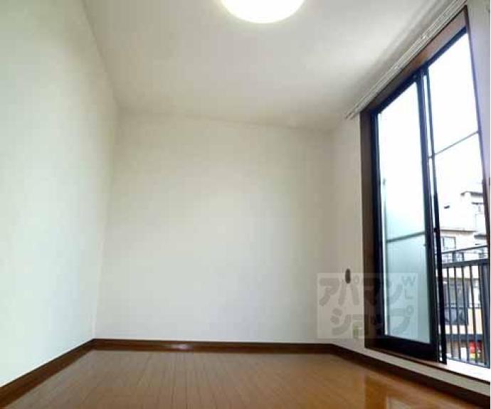 【アンプルールブワ下梅屋】間取