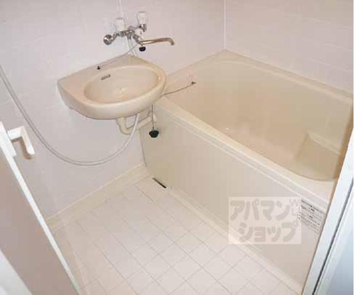 【ＫＡＷＡＲＡＭＡＣＨＩ　ＰＬＡＣＥ】間取