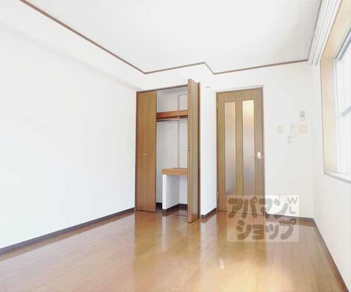 【室町通上立売下ル裏築地町マンション】間取