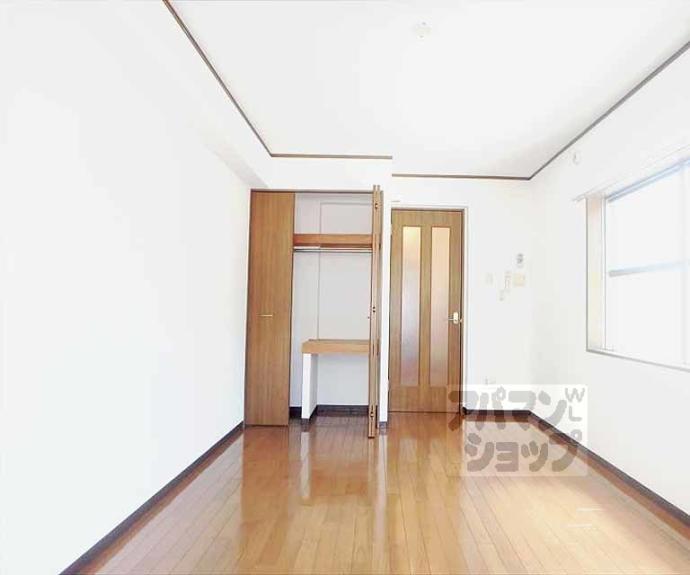 【室町通上立売下ル裏築地町マンション】間取