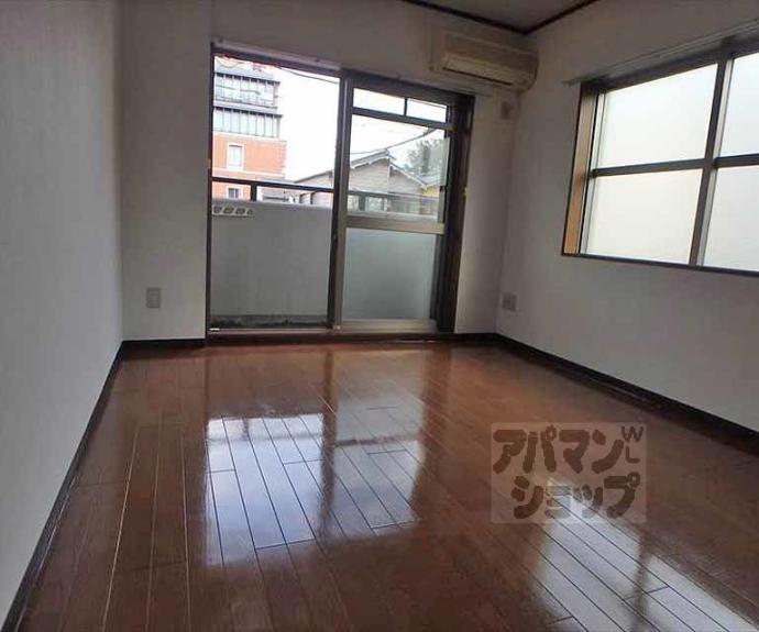 【室町通上立売下ル裏築地町マンション】間取