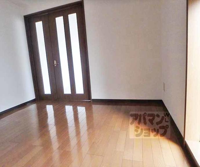 【室町通上立売下ル裏築地町マンション】間取