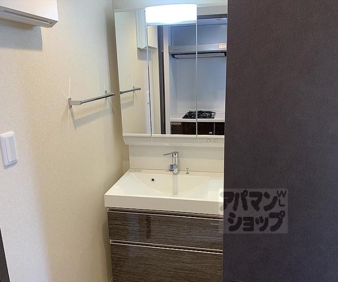 【アドバンス京都北大路レフィナード】間取