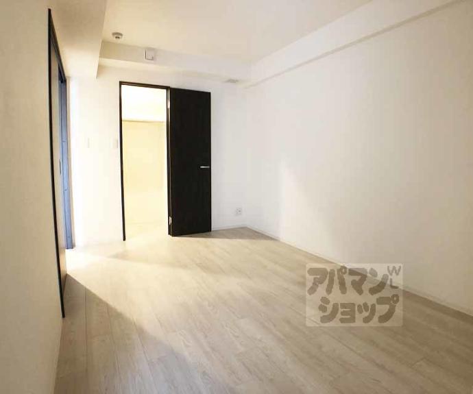 【アールズコート御所南】間取