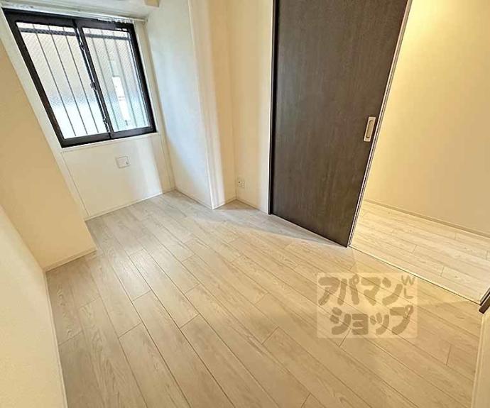 【アールズコート御所南】間取