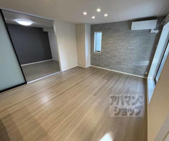 【カーマイン・ピノ四条堀川】間取