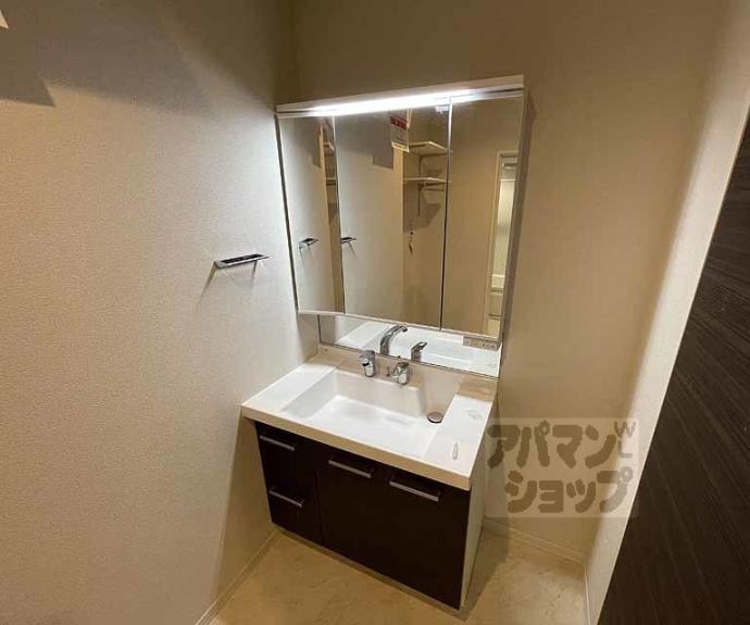 【カーマイン・ピノ四条堀川】間取