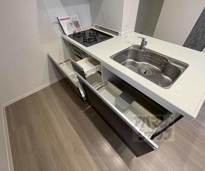 【カーマイン・ピノ四条堀川】間取