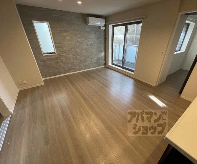 【カーマイン・ピノ四条堀川】間取