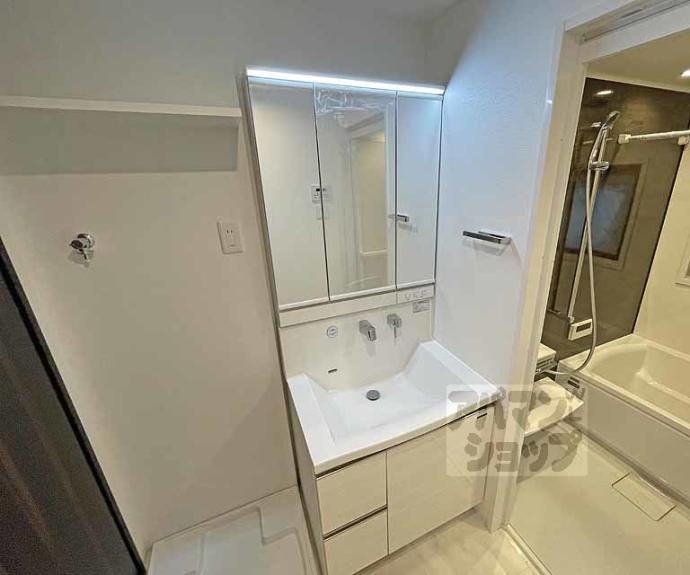 【ＲｉｖｉｅｒｅＧａｕｃｈｅ寺町二条】間取