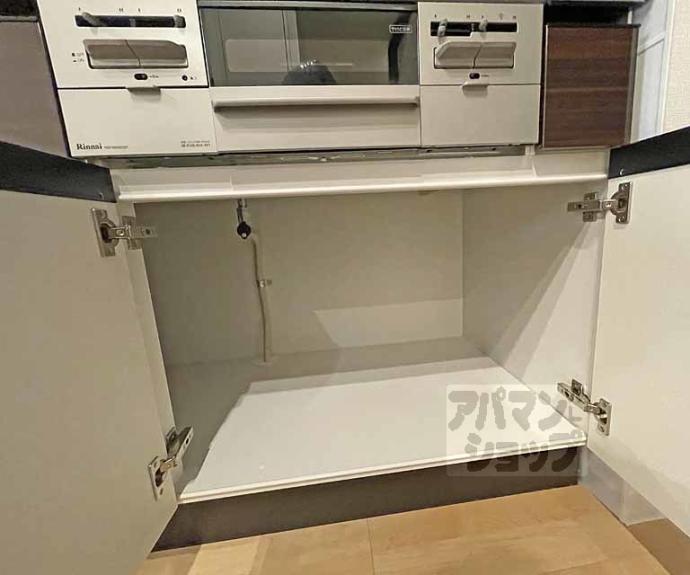 【ＲｉｖｉｅｒｅＧａｕｃｈｅ寺町二条】間取