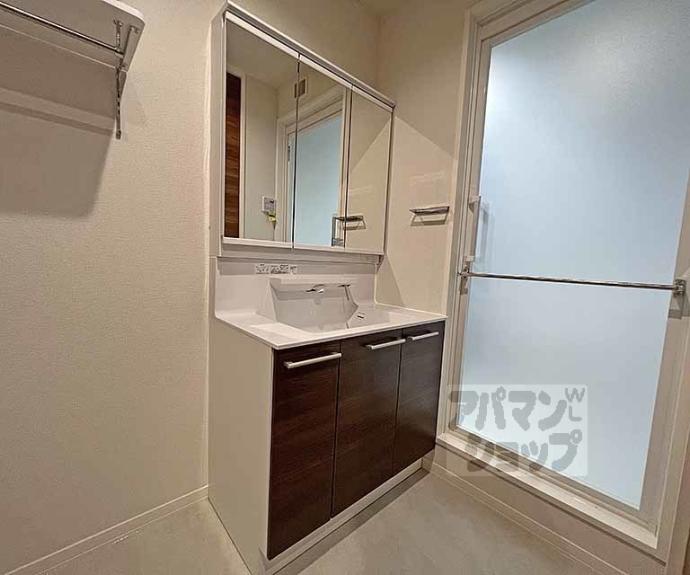 【ボワリジェール五条】間取