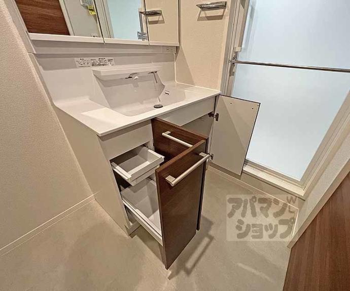 【ボワリジェール五条】間取