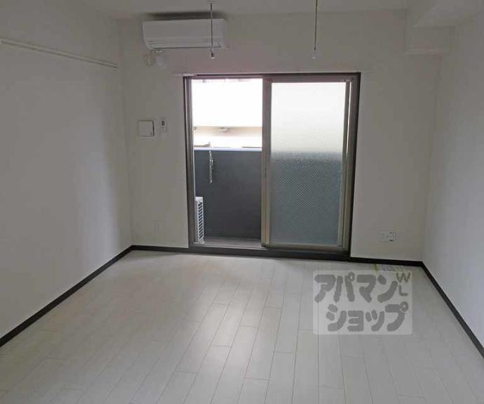 【ＣＲＥＤＯＲ伏見丹波橋】間取