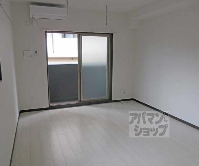 【ＣＲＥＤＯＲ伏見丹波橋】間取