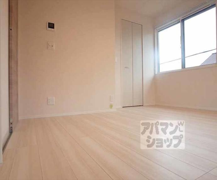 【ロイヤルヴァンヴェール北白川】間取