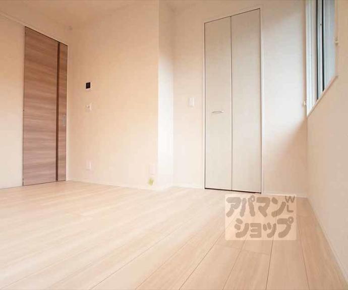 【ロイヤルヴァンヴェール北白川】間取