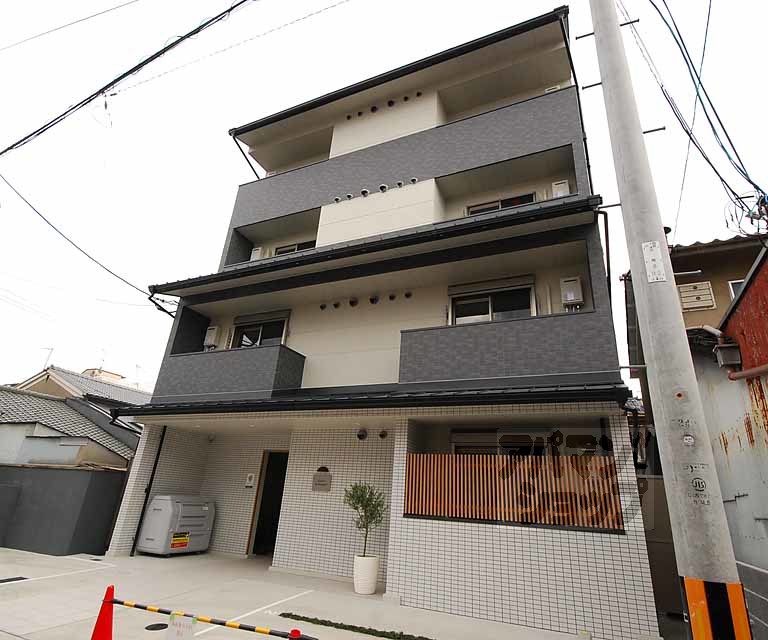 グラヴィス鞍馬口