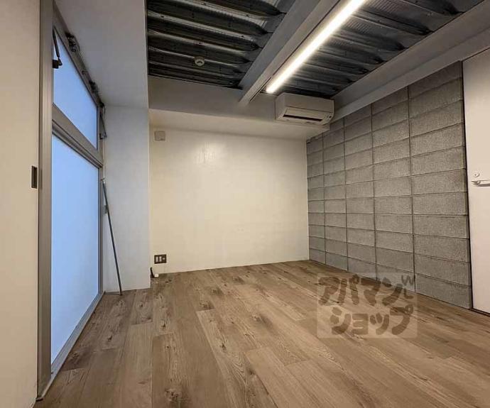 【ＪＵＲＡＫＵ－ＲＯ】