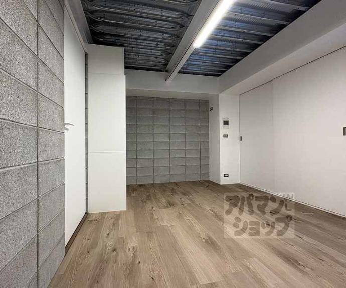 【ＪＵＲＡＫＵ－ＲＯ】