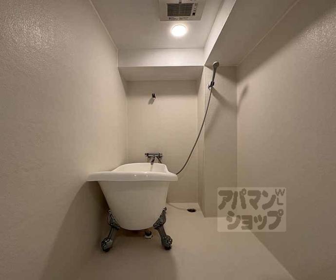 【ＪＵＲＡＫＵ－ＲＯ】