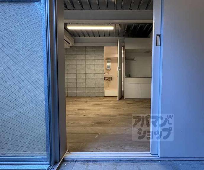 【ＪＵＲＡＫＵ－ＲＯ】