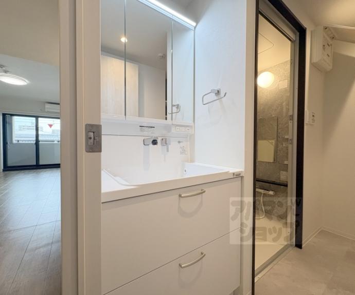 【ＲＥＳＩＤＥＮＣＥ京都府庁前】間取