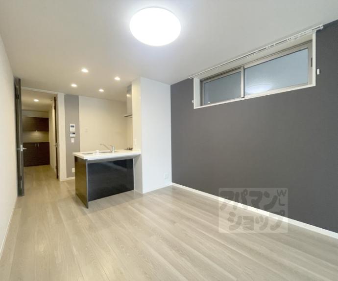 【シャーメゾン御所西】間取