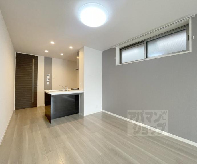 【シャーメゾン御所西】間取