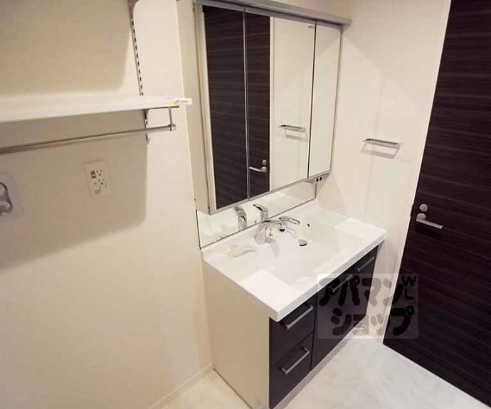 【シャーメゾン御所西】間取