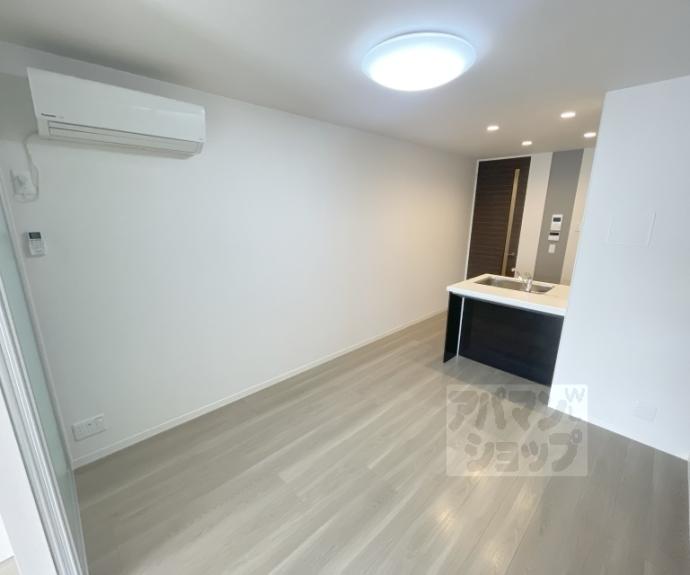 【シャーメゾン御所西】間取