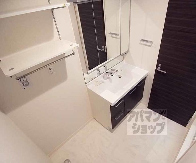 【シャーメゾン御所西】間取