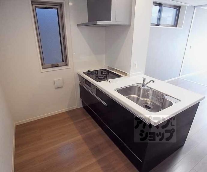 【シャーメゾン御所西】間取