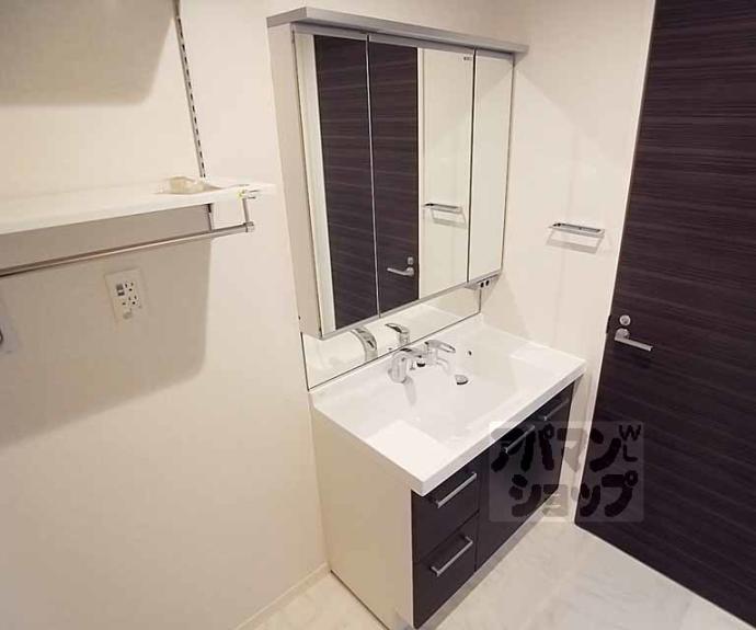 【シャーメゾン御所西】間取