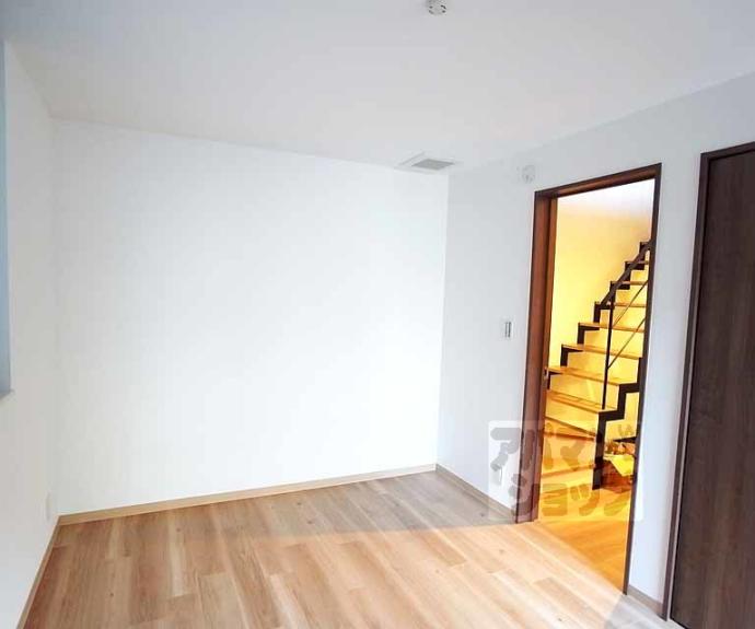 【セレナ御所東】間取