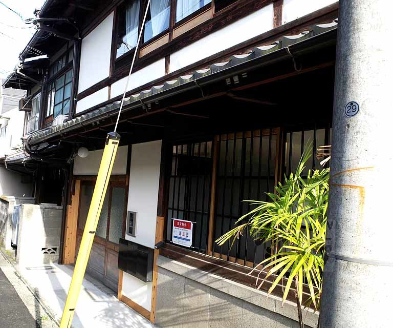 硯屋町貸家