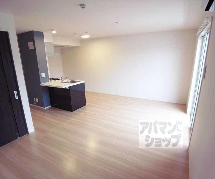 【カーサ　ルミノサ　ウーノ】間取